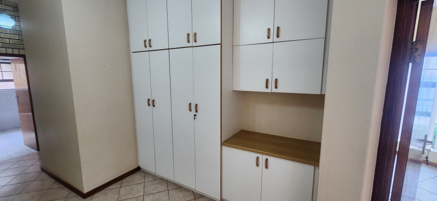 5 Bedroom Property for Sale in Dana Bay Western Cape